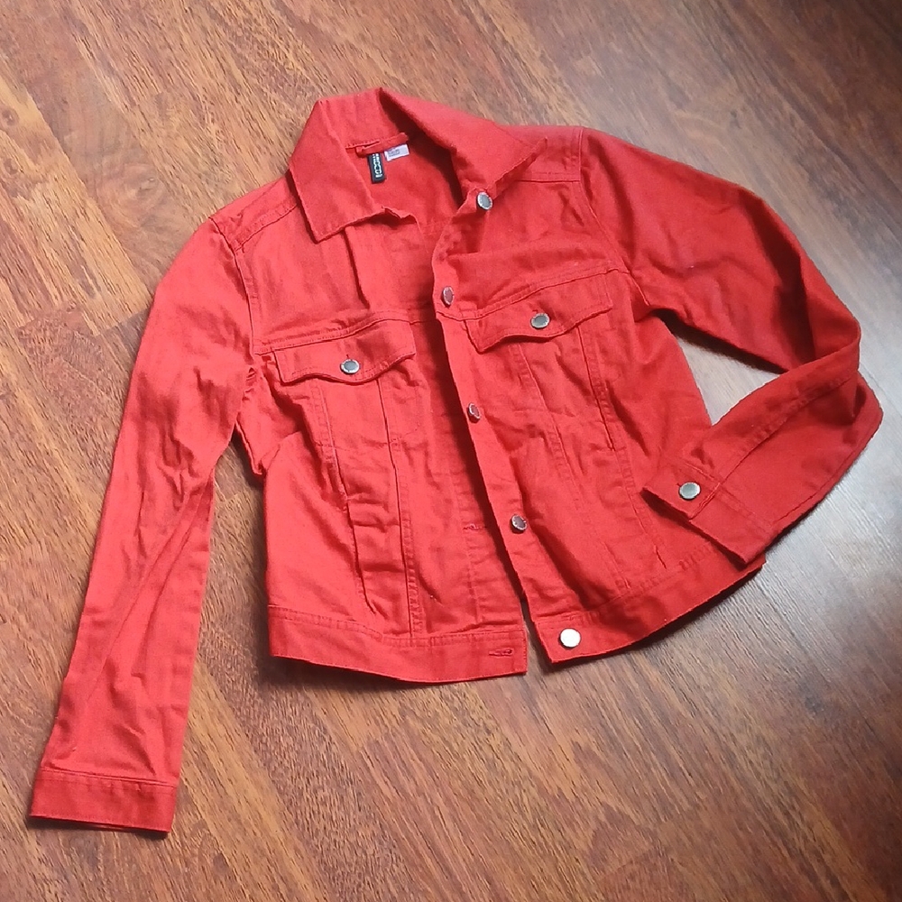 Cropped Red Denim Jacket‎